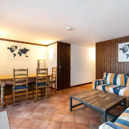 4-room Near Lifts - Ideal Location *